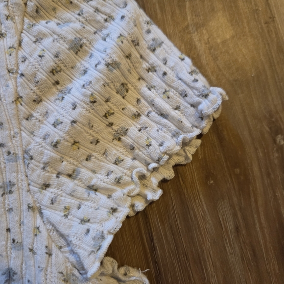 American Eagle Outfitters White Floral Short Sleeve Tee - Picture 5 of 6